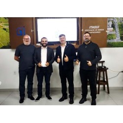 Candidatos a deputado associados apresentam suas propostas na Itaqui – Associação de Amigos e Empresários